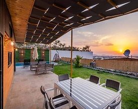 Esenköy'de Çekirdek Ailelere Uygun, Özel Havuzlu, Manzaralı Bungalov - 3