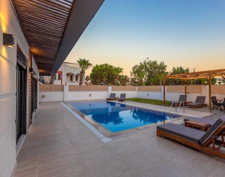 Serik Kadriye'de Nezih Konumda, Özel Havuzlu, Lüks Villa - 3