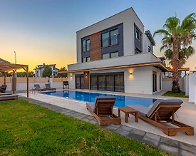 Serik Kadriye'de Nezih Konumda, Özel Havuzlu, Lüks Villa - 2