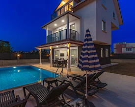 Serik Kadriye'de Kalabalık Ailelere Uygun, Özel Havuzlu, Kiralık Villa - 2