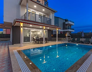 Serik Kadriye'de Kalabalık Ailelere Uygun, Özel Havuzlu, Şık Villa - 3