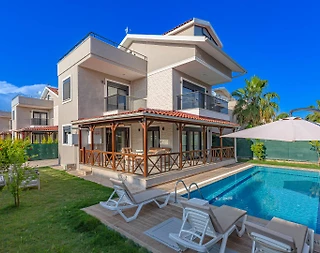 Serik Kadriye'de Geniş Ailelere Uygun, Özel Havuzlu, Kiralık Villa - 1