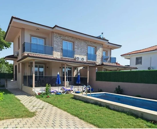 Muğla Köyceğiz'de Elverişli Konumda, Özel Havuzlu, Kiralık Villa - 1
