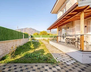 Muğla Köyceğiz'de Elverişli Konumda, Özel Havuzlu, Şık Villa - 3
