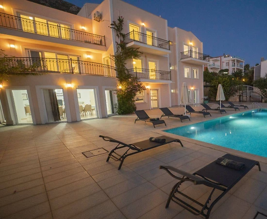 Kaş Kalkan'da Kalabalık Ailelere Uygun, Özel Havuzlu, Lüks Villa - 1