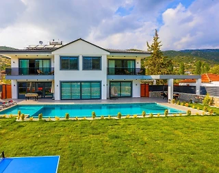 Kaş Sarıbelen'de Geniş Bahçeli, Özel Havuzlu, Olanaklı Villa - 5
