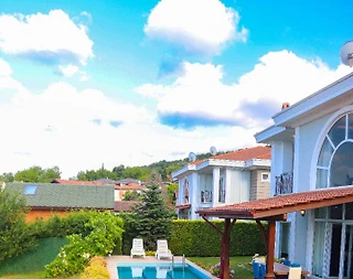 Sapanca'da Doğa Manzaralı, Özel Isıtmalı Havuzlu, Lüks Villa - 5