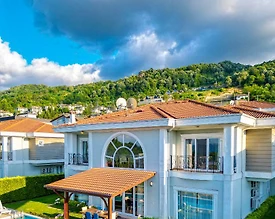 Sapanca'da Geniş Alanlara Sahip, Özel Isıtmalı Havuzlu, Modern Villa - 3