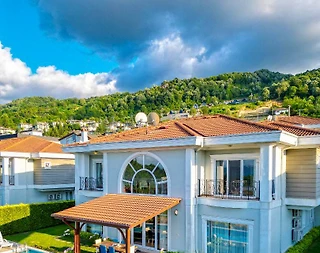 Sapanca'da Doğa Manzaralı, Özel Isıtmalı Havuzlu, Lüks Villa - 1