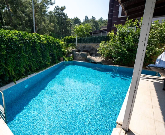 Marmaris Armutalan'da Merkezi Konumda, Özel Havuzlu, 3+1 Villa - 1