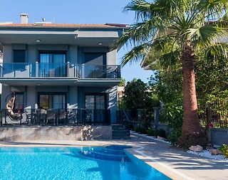 Marmaris Çamdibi'nde Merkezi Konumda, Özel Havuzlu, 6+1 Villa - 1