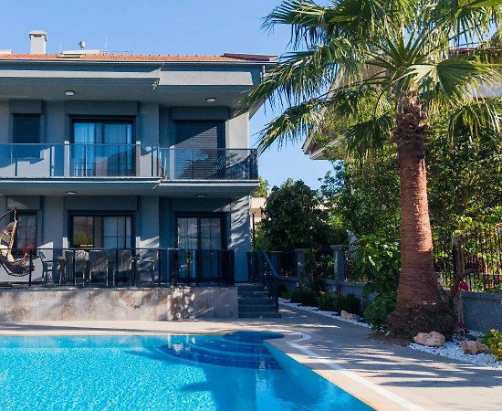 Marmaris Çamdibi'nde Merkezi Konumda, Özel Havuzlu, 6+1 Villa - 1