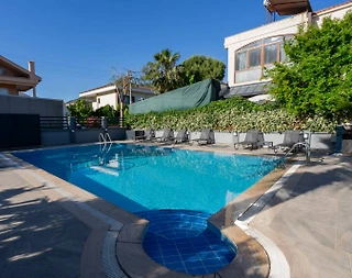 Marmaris Çamdibi'nde Merkezi Konumda, Özel Havuzlu, 6+1 Villa - 4