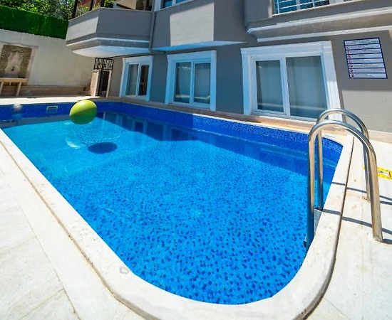 Marmaris Camiavlu'da Geniş Ailelere Uygun, Özel Havuzlu, Kiralık Villa - 1