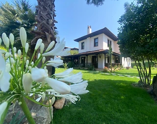 Marmaris Çamlı'da Geniş Bahçeli, 8 Kişilik, Ferah Villa - 2