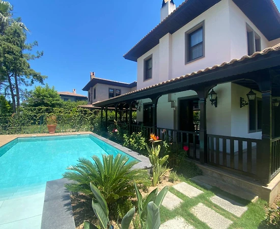 Marmaris Çamlı'da Geniş Bahçeli, Özel Havuzlu, Ferah Villa - 1