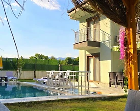 Marmaris Çamlı'da Merkezi Konumda, Özel Havuzlu, Kiralık Villa - 2