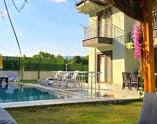 Marmaris Çamlı'da Merkezi Konumda, Özel Havuzlu, Kiralık Villa - 2