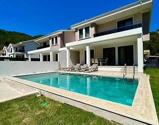 Marmaris Çamlı'da Muhteşem Doğada, Özel Havuzlu, Şık Villa - 1