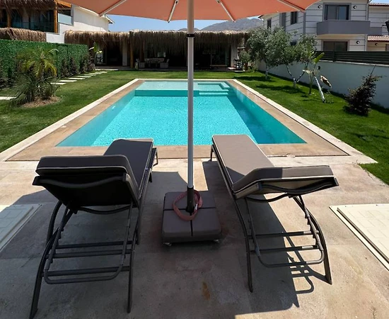 Marmaris Hisarönü'nde Denize Sıfır, Özel Havuzlu, Konforlu Villa - 1