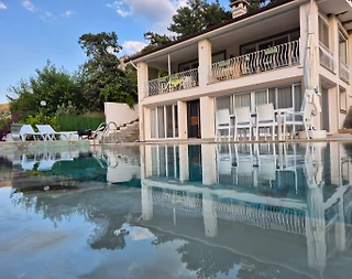 Marmaris Hisarönü'nde Yemyeşil Bahçeli, Özel Havuzlu, Geniş Villa - 1
