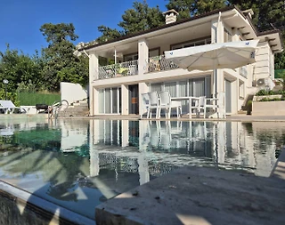 Marmaris Hisarönü'nde Yemyeşil Bahçeli, Özel Havuzlu, Geniş Villa - 2