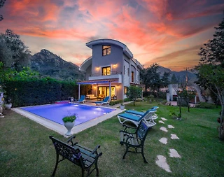 Muğla Marmaris'te Huzurlu Konumda, Özel Havuzlu, Kiralık Villa - 2