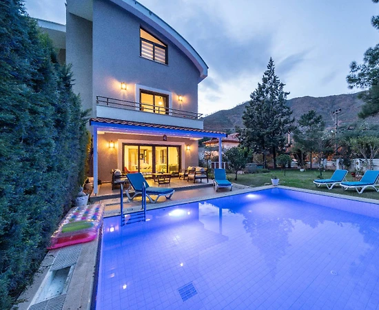 Muğla Marmaris'te Huzurlu Konumda, Özel Havuzlu, Kiralık Villa  - 1