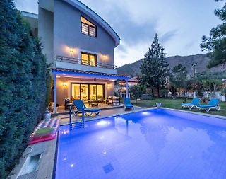 Muğla Marmaris'te Huzurlu Konumda, Özel Havuzlu, Kiralık Villa - 1