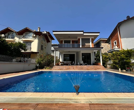 Muğla Marmaris'te Merkezi Konumda, Özel Havuzlu, Konforlu Villa - 1