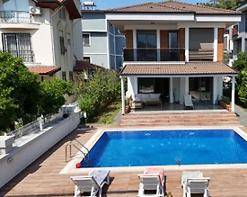 Muğla Marmaris'te Merkezi Konumda, Özel Havuzlu, Konforlu Villa - 2