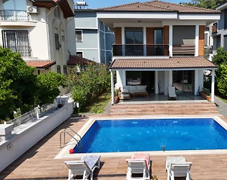 Muğla Marmaris'te Merkezi Konumda, Özel Havuzlu, Konforlu Villa - 2