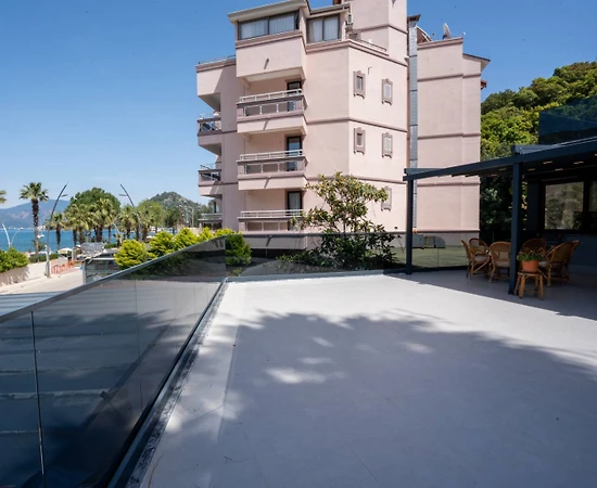 Marmaris İçmeler'de Denize Sıfır Konumda, Konforlu Tatil Evi - 1