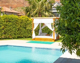Muğla Marmaris'te Geniş Bahçeli, Özel Havuzlu, Konforlu Villa - 3