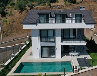Marmaris Karşıyaka'da Merkezi Konumda, Özel Havuzlu, 10 Kişilik Villa - 1