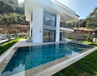 Marmaris Karşıyaka'da Merkezi Konumda, Özel Havuzlu, 10 Kişilik Villa - 4