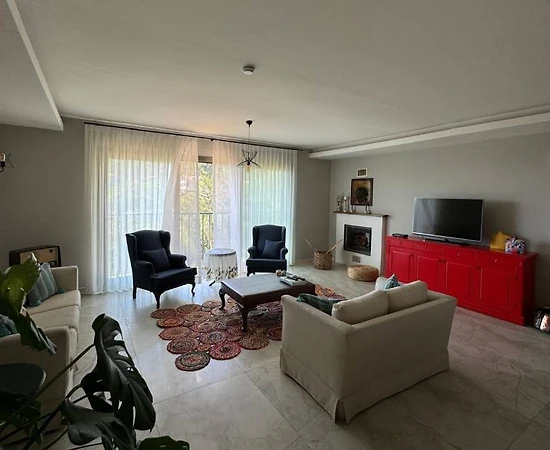 Marmaris Karşıyaka'da Orman Manzaralı, Modern Tasarımlı, İkiz Villa - 1