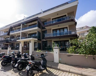 Marmaris Kemeraltı'nda Elverişli Konumda, 4+1, 8 Kişilik Suit - 1