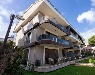 Marmaris Kemeraltı'nda Elverişli Konumda, 4+1, 8 Kişilik Suit - 2