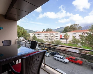 Marmaris Kemeraltı'nda Elverişli Konumda, 4+1, 8 Kişilik Suit - 3