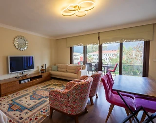 Marmaris Kemeraltı'nda Elverişli Konumda, 4+1, 8 Kişilik Suit - 5