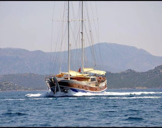 Marmaris Selimiye'de 25 Metre Uzunluğunda, 7 Kabinli, Konforlu Gulet - 2