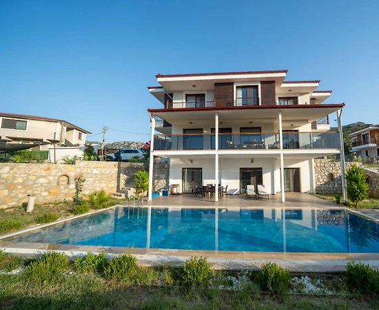 Marmaris Selimiye'de Deniz Manzaralı, Özel Havuzlu, 6 Kişilik Villa - 1
