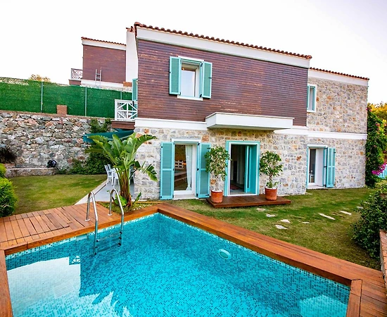 Marmaris Selimiye'de Geniş Bahçeli, Özel Havuzlu, Konforlu Villa - 1