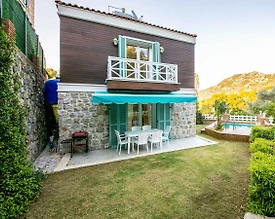 Marmaris Selimiye'de Geniş Bahçeli, Özel Havuzlu, Konforlu Villa - 2