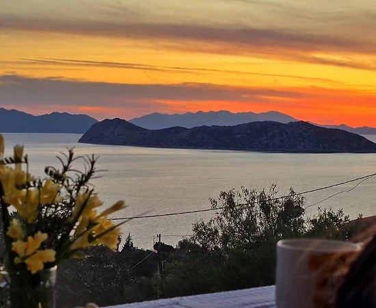 Marmaris Söğüt'te Deniz Manzaralı, 4 Kişilik, Konforlu Tatil Evi - 1