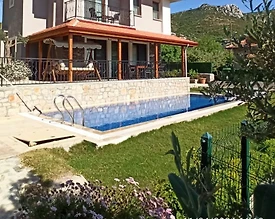 Marmaris Söğüt'te Deniz ve Doğa Manzaralı, Özel Havuzlu, Kiralık Villa - 2