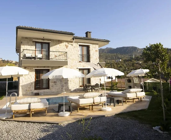 Marmaris Söğüt'te Doğa Manzaralı, Özel Havuzlu, Bahçeli Villa - 1