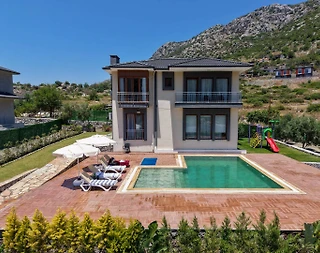 Marmaris Söğüt'te Geniş Bahçeli, Özel Havuzlu, Konforlu Kiralık Villa - 1