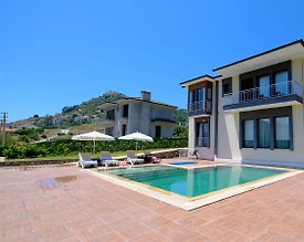 Marmaris Söğüt'te Geniş Bahçeli, Özel Havuzlu, Konforlu Kiralık Villa - 2